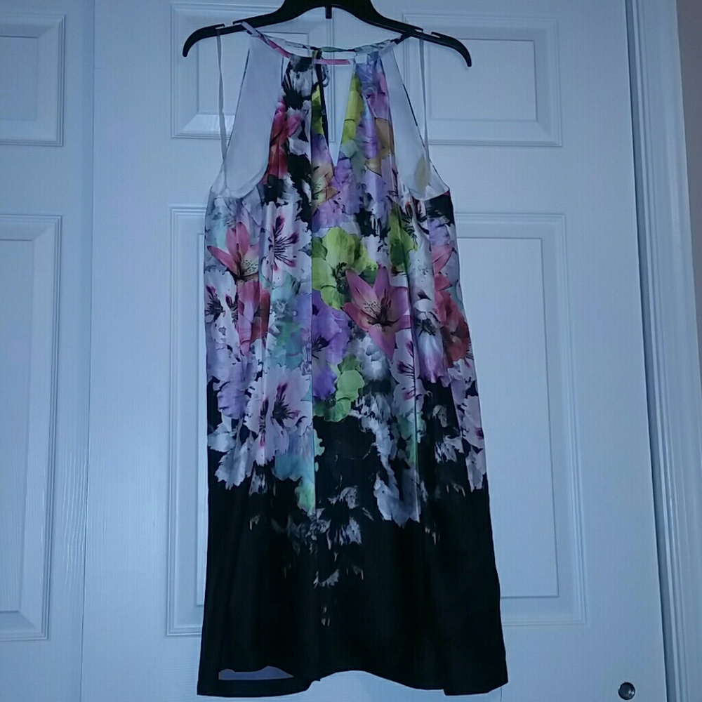 Beige by ECI Size Large Flower Print Satin Dress